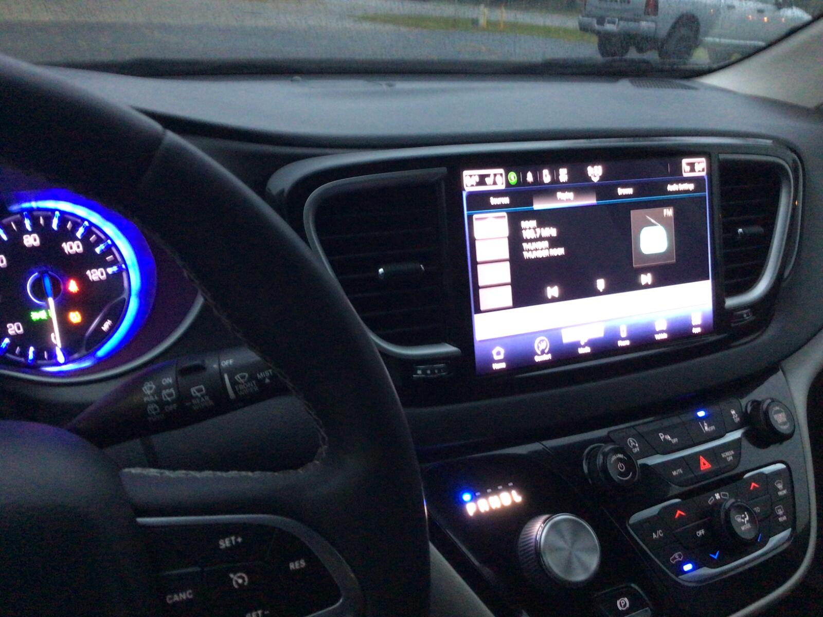 2022 Chrysler Pacifica Touring L - Photo 14