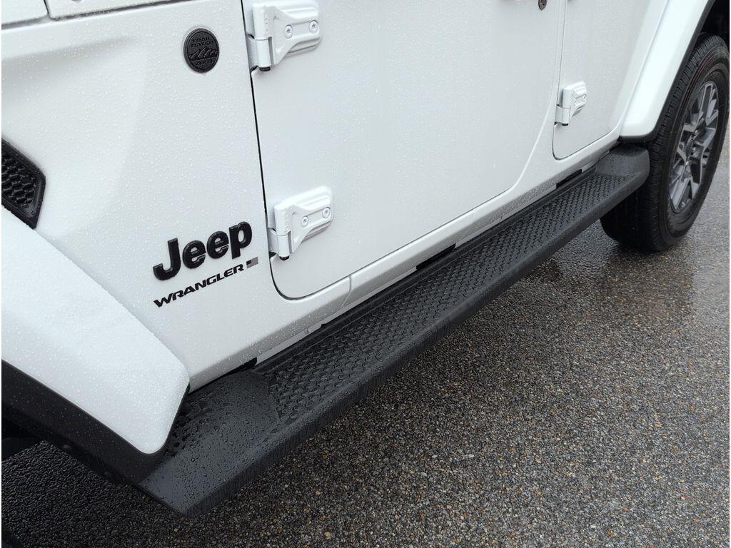 2025 Jeep Wrangler 4-Door Sahara - Photo 10