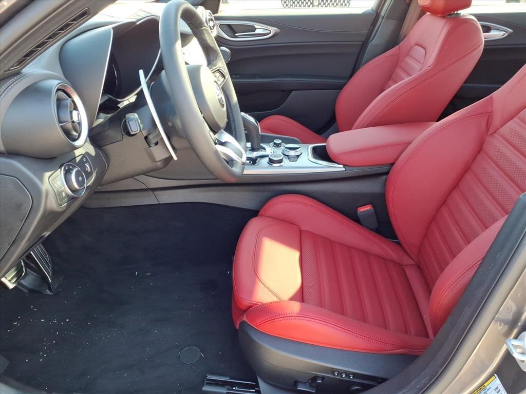 2026 Alfa Romeo Giulia Base - Photo 13