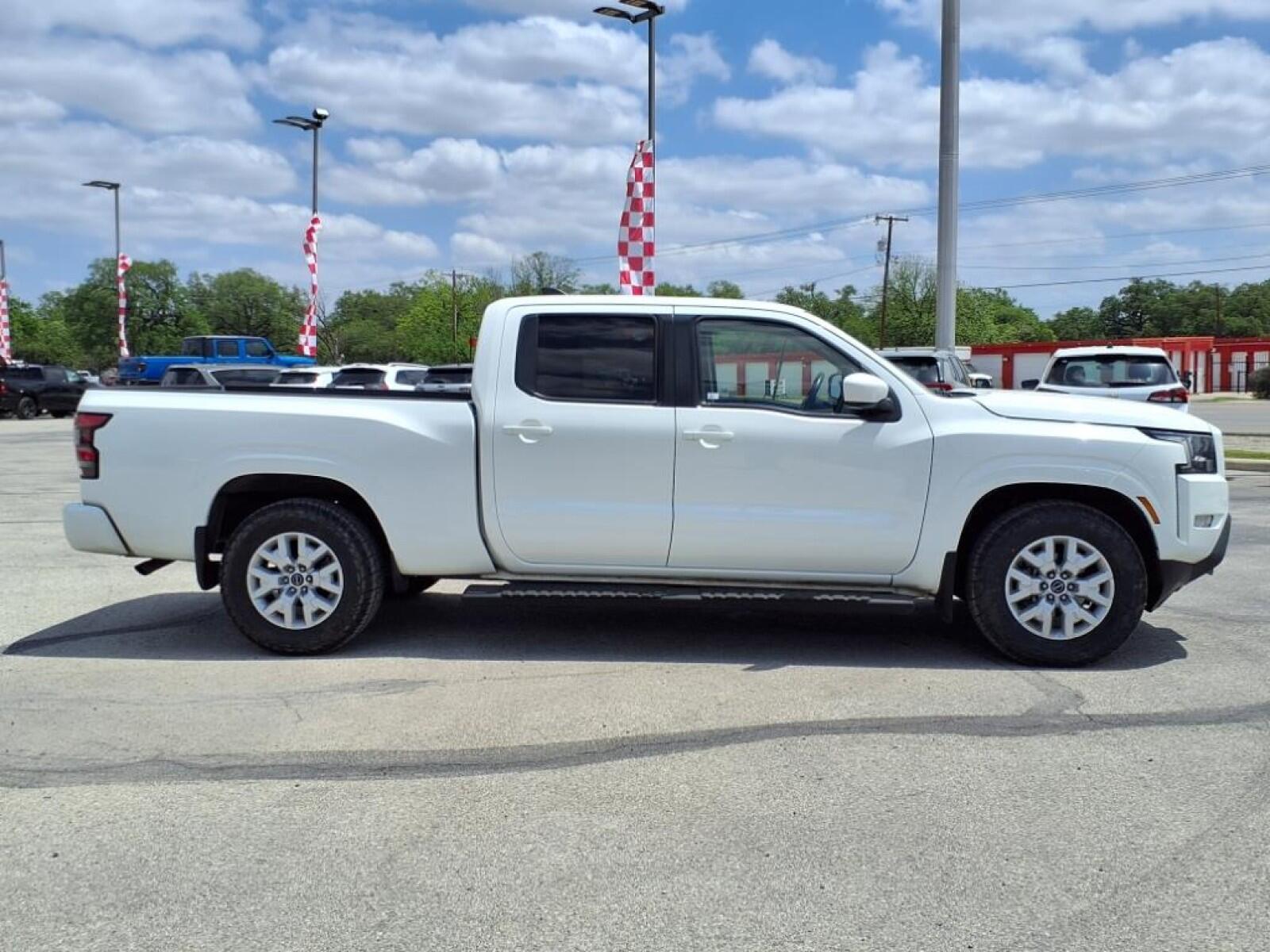 Used 2022 Nissan Frontier SV with VIN 1N6ED1FJ7NN675917 for sale in Burnet, TX