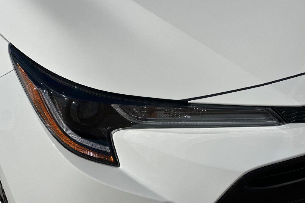 2025 Toyota Corolla LE - Photo 10