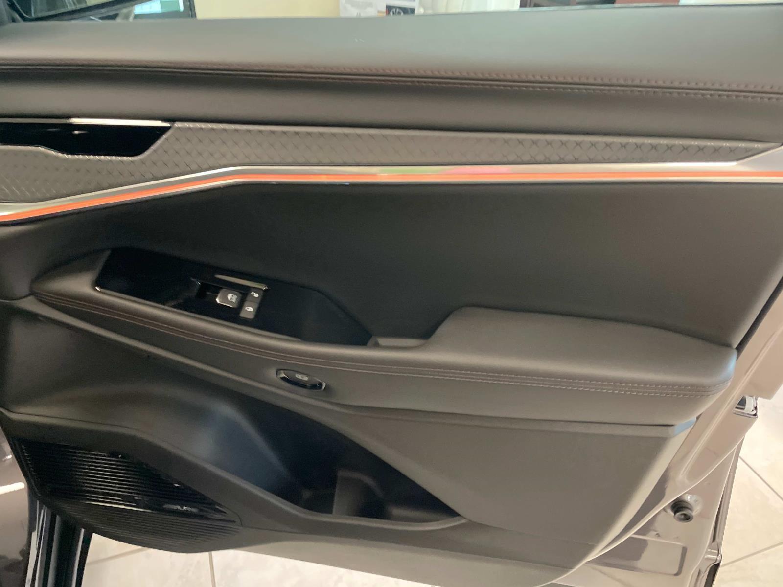 2025 Jeep Wagoneer S Limited - Photo 17