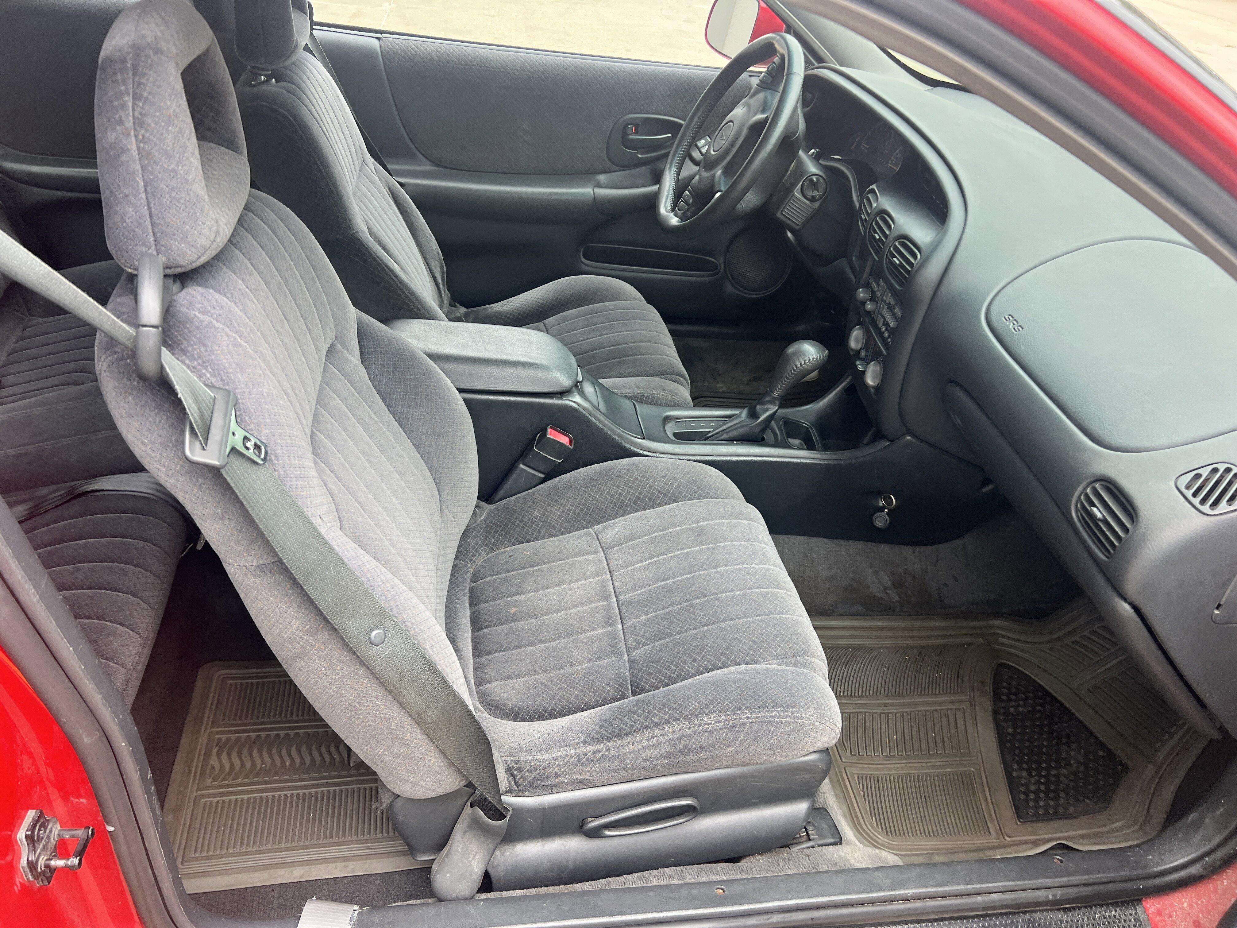Used 2001 Pontiac Grand Prix GT with VIN 1G2WP12K81F179594 for sale in Belle Plaine, IA