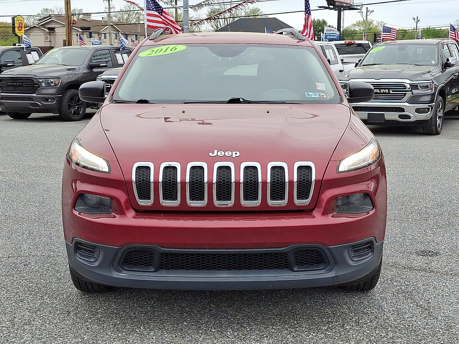 Used 2016 Jeep Cherokee Sport with VIN 1C4PJLAB2GW189366 for sale in New Castle, DE