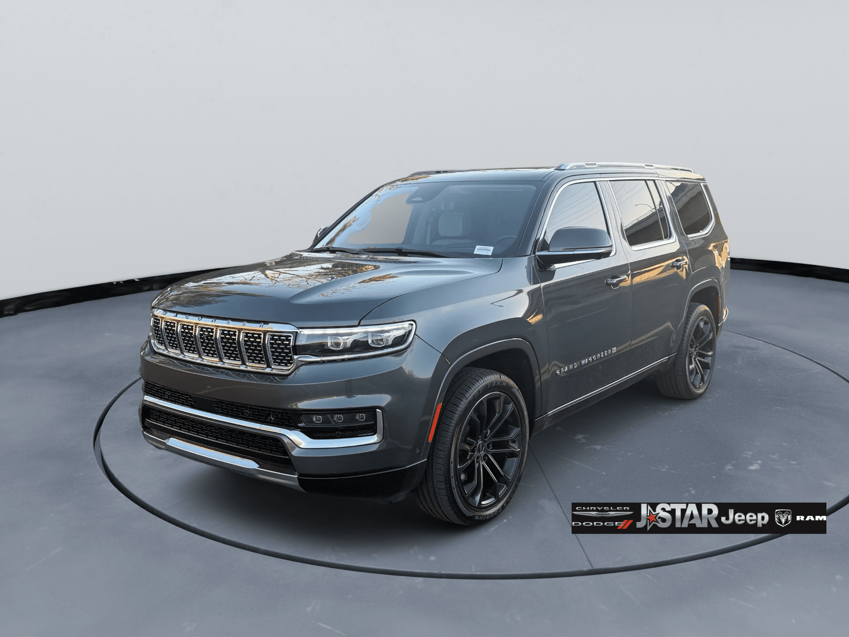 2022 Jeep Grand Wagoneer Series II's photo