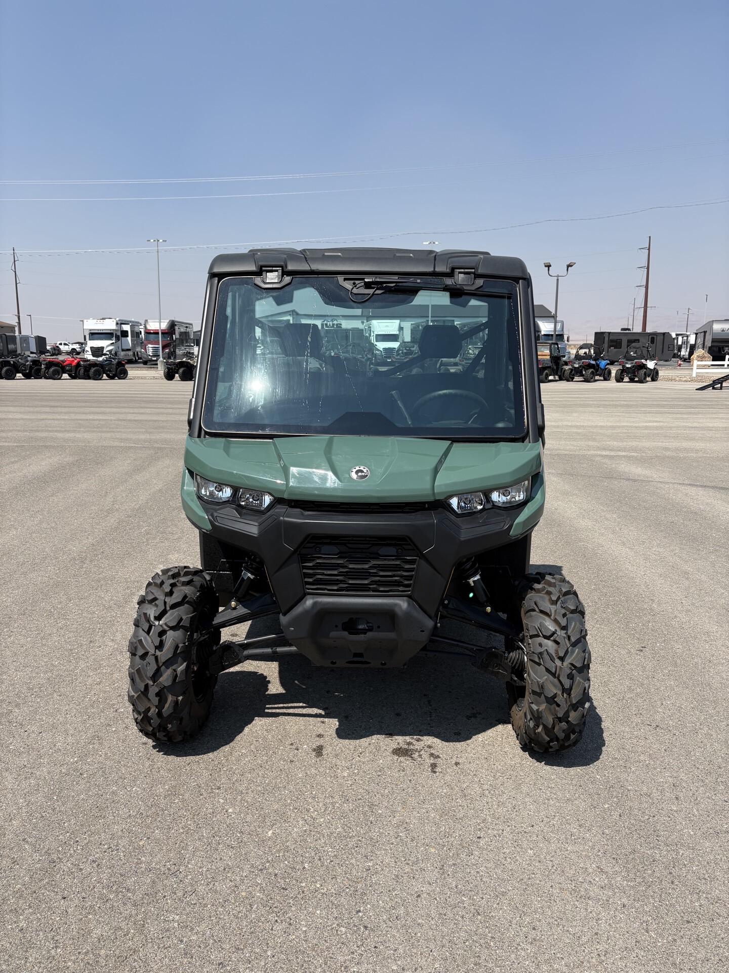 2026 Can-Am DEFENDER DPS CAB HD10