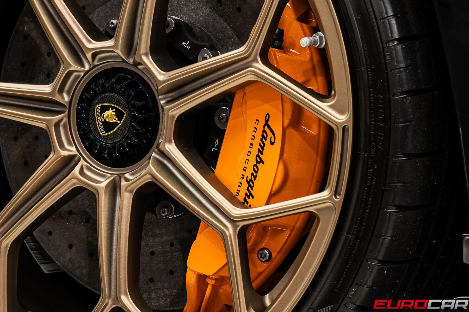 2021 Lamborghini Aventador SVJ Roadster *ONLY 470 MILES * CARBON ELECTRIC SEATS*Image 32