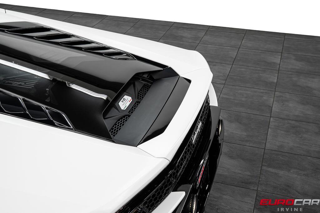 2022 Lamborghini Huracan EVO AWD *FULL ELECTRIC SEATS * FULL MATTE PPF*Image 17