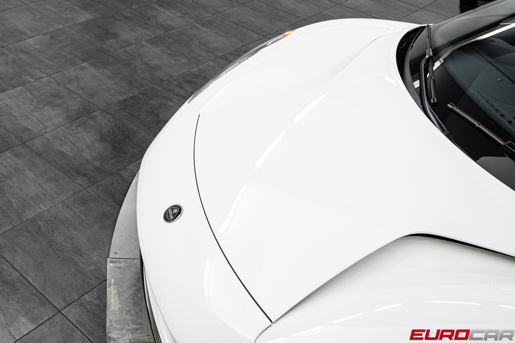2026 Lotus Emira - Photo 9