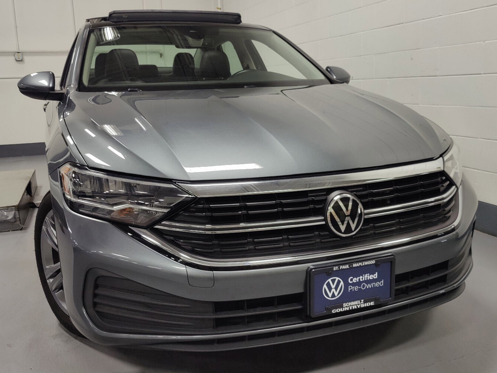 Used 2023 Volkswagen Jetta SE with VIN 3VW7M7BU9PM015239 for sale in Maplewood, Minnesota