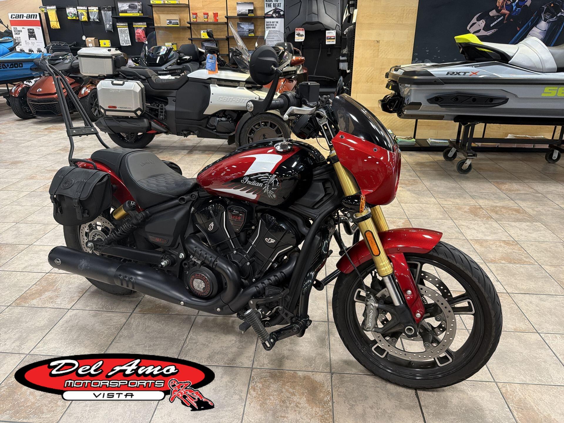 2025 Indian Motorcycle 101 SCOUT WHITE MTLC WGRFX TEC
