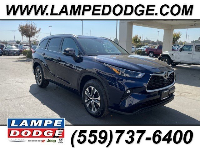 Used 2023 Toyota Highlander XLE with VIN 5TDKDRAH2PS009828 for sale in Visalia, CA