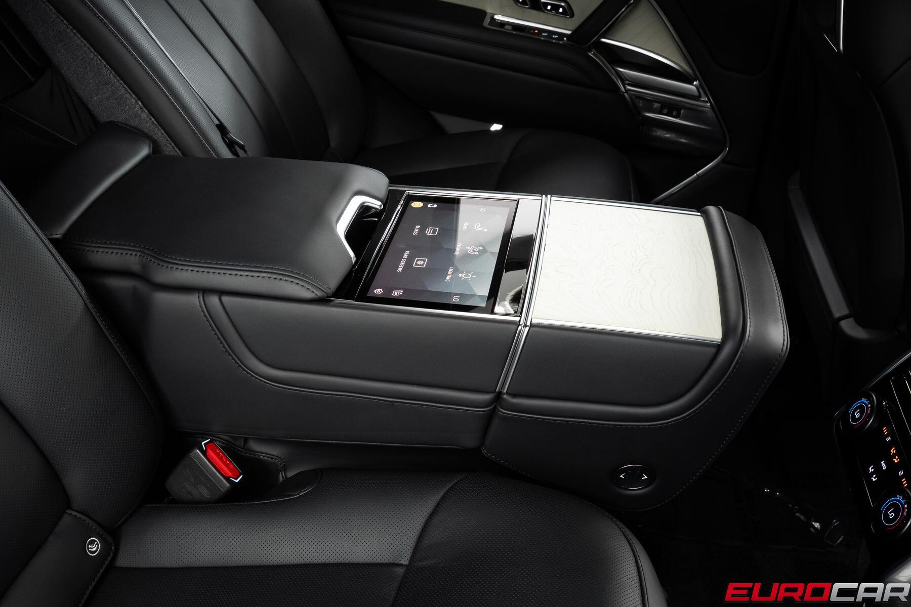 2025 Land Rover Range Rover SV *EXECUTIVE REAR SEATS * CUSTOM AL13 WHEELS*Image 37