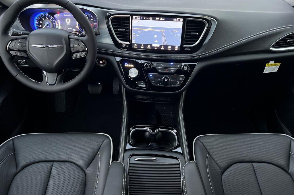 2026 Chrysler Pacifica Limited - Photo 13