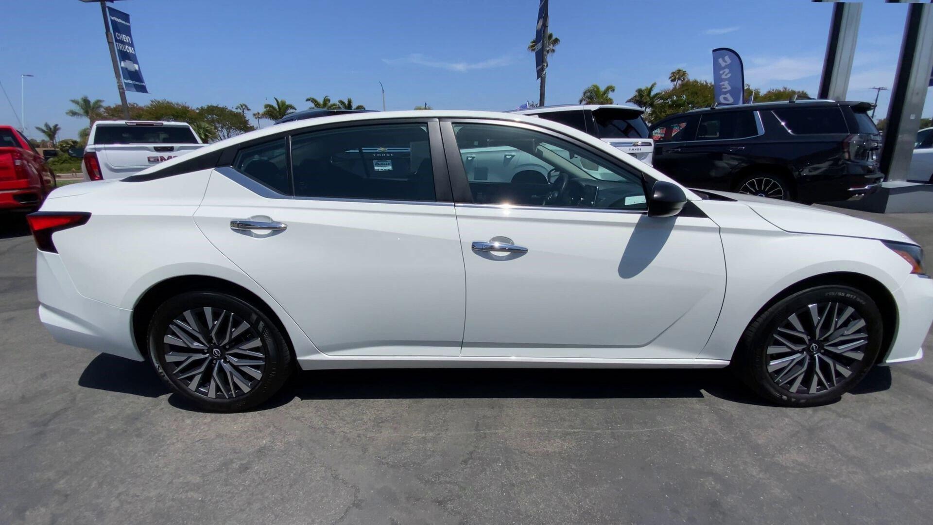 2025 Nissan Altima SV - Photo 10