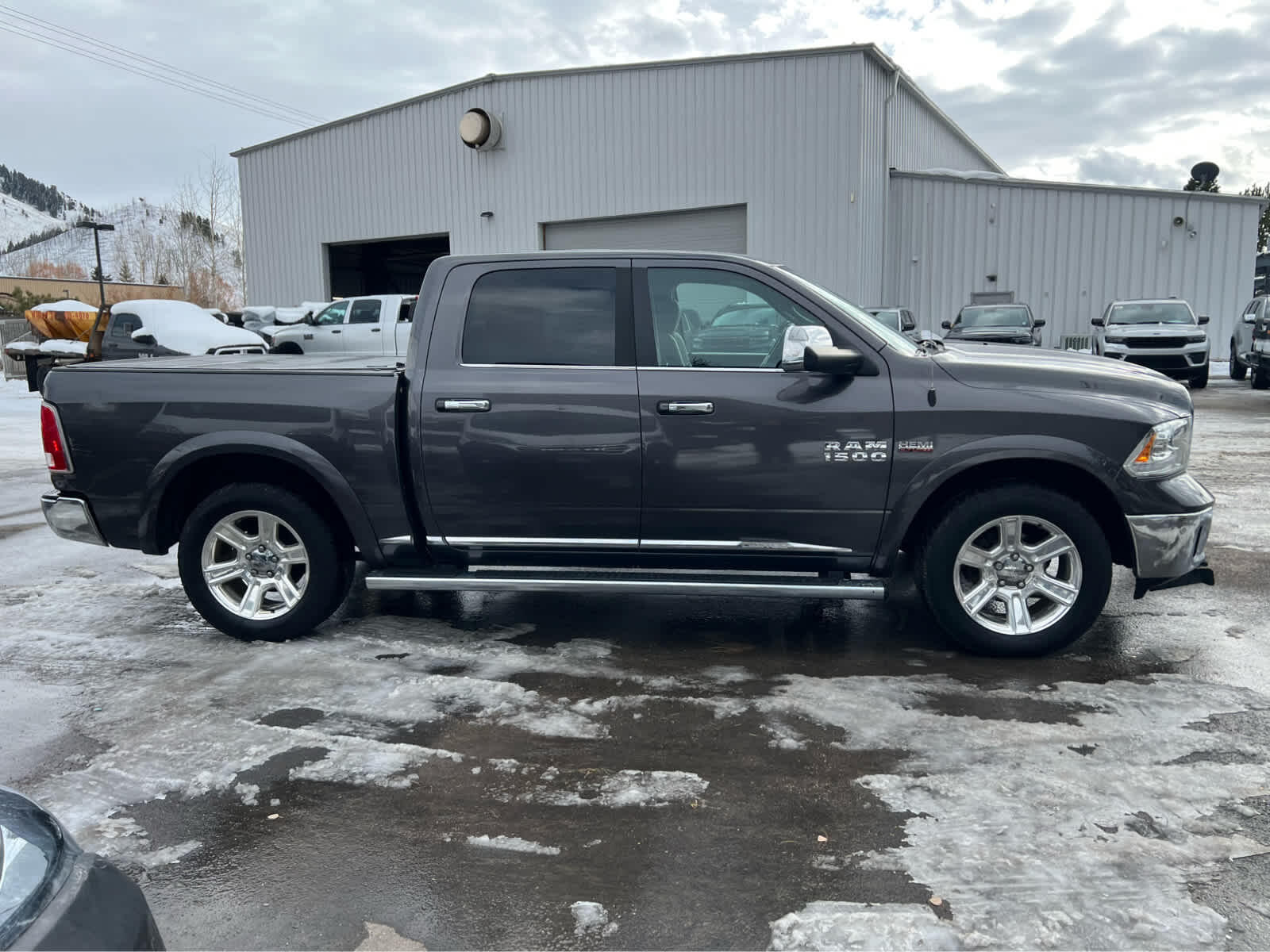 2016 RAM Ram 1500 Pickup Laramie Limited photo 8