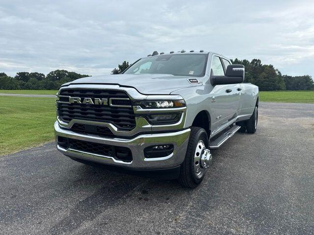 2026 RAM 3500 3500 Big Horn Crew Cab 4x4 8' Box