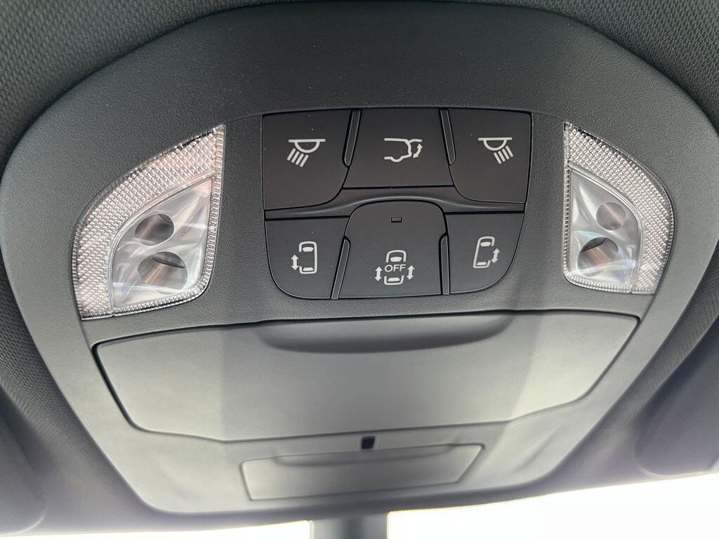 2026 Chrysler Pacifica Select - Photo 15