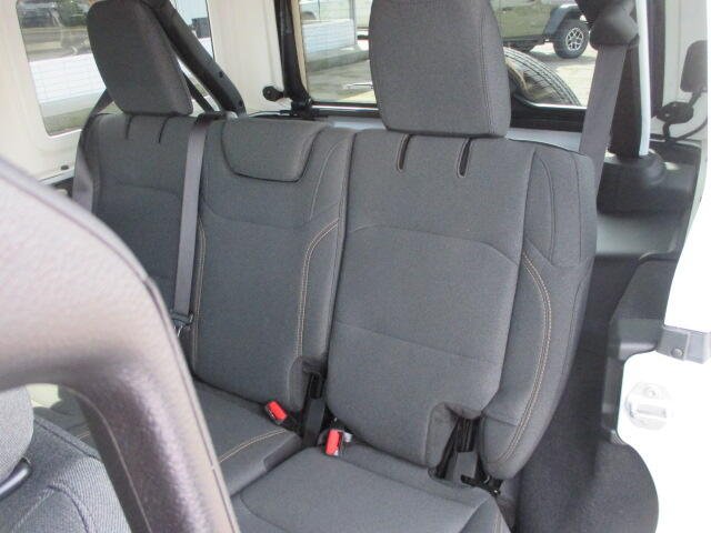 2025 Jeep Wrangler 4-Door Sahara - Photo 22