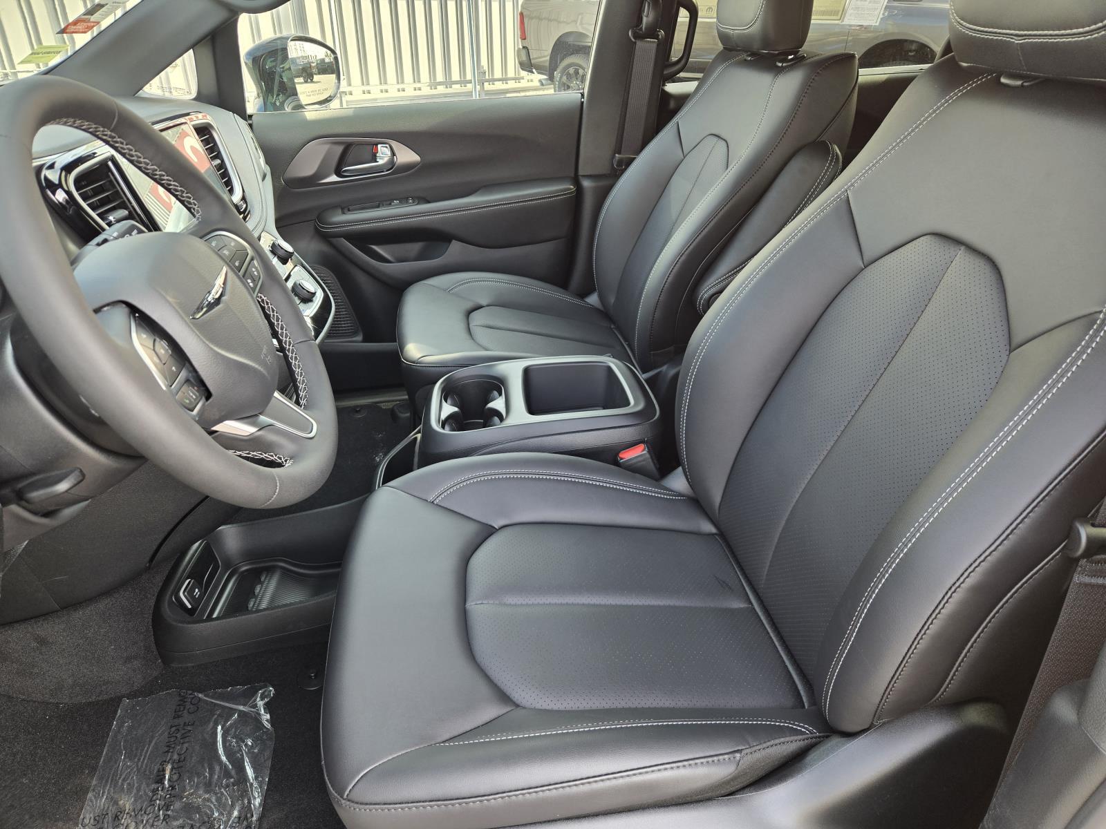 2026 Chrysler Pacifica Select - Photo 24