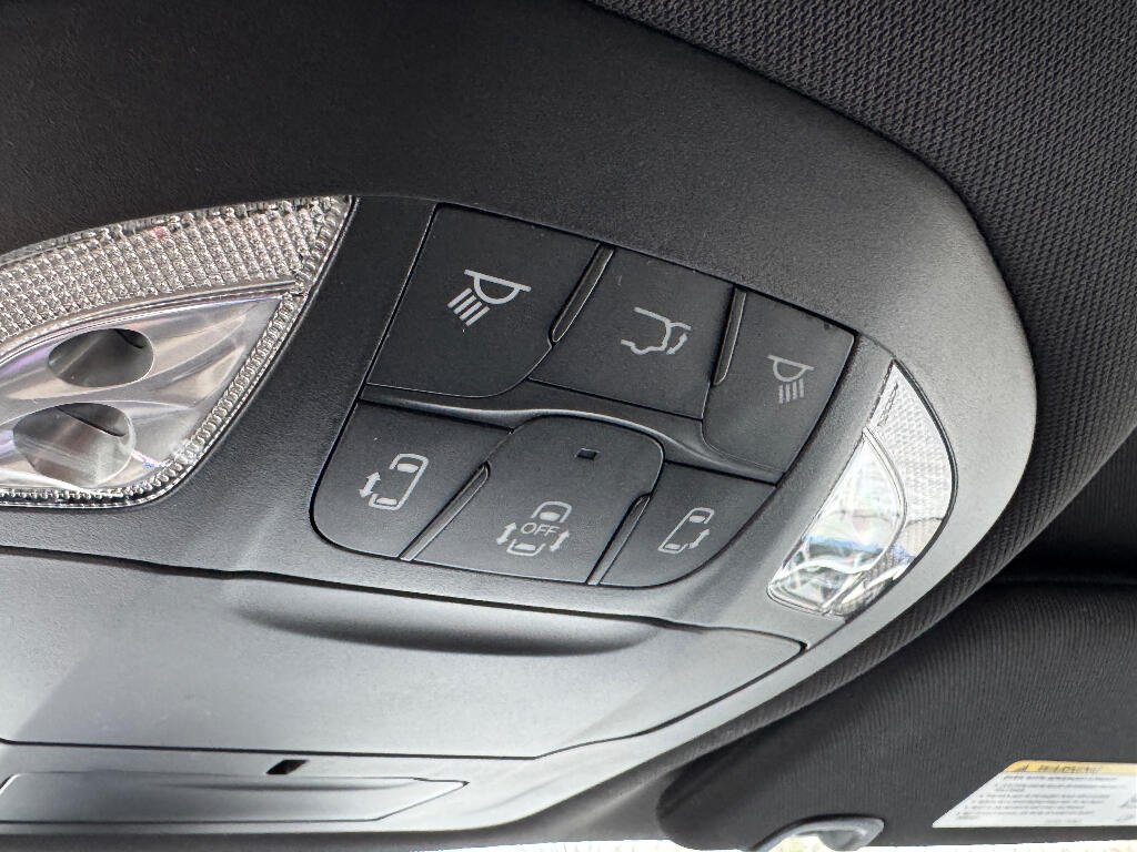 2026 Chrysler Pacifica Select - Photo 18