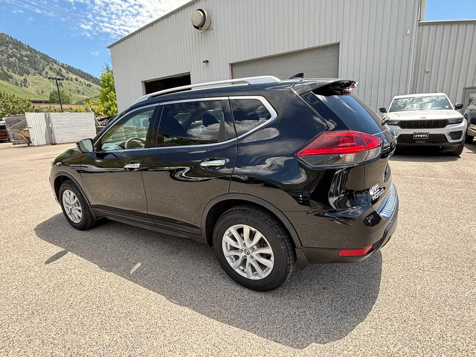 Used 2018 Nissan Rogue SV with VIN JN8AT2MV0JW344718 for sale in Jackson, WY