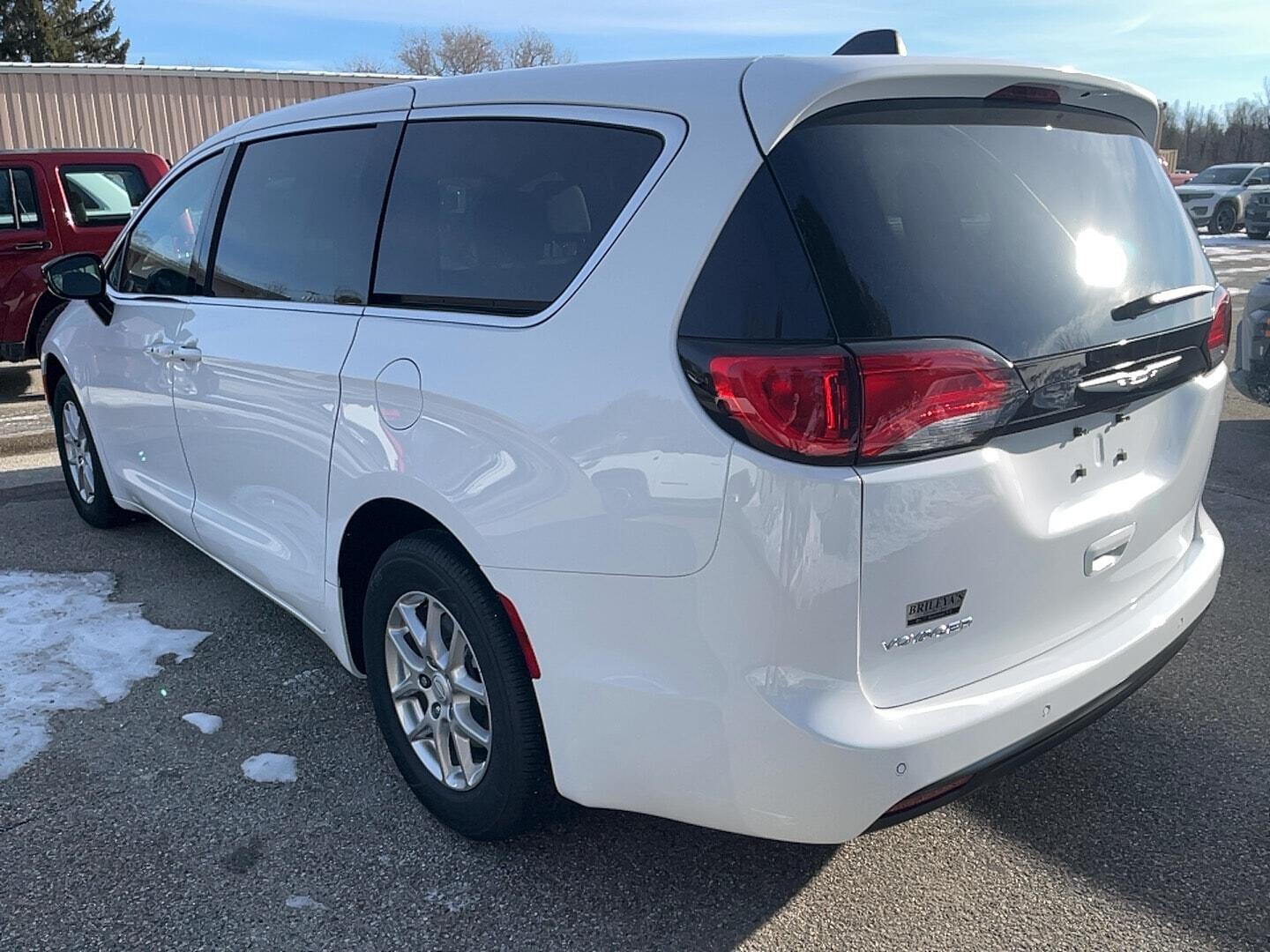 View vehicle photo 7