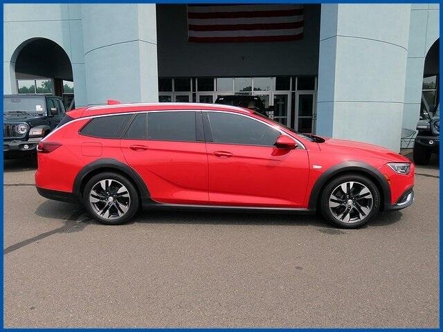 Used 2018 Buick Regal TourX Essence with VIN W04GV8SX5J1073685 for sale in New Britain, CT