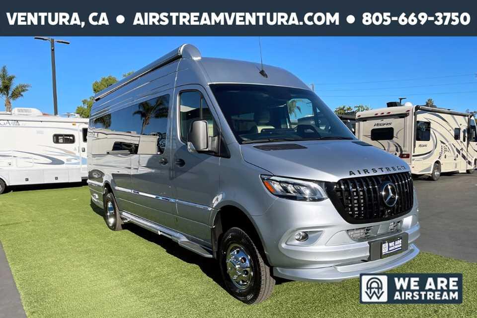 2025 Mercedes-Benz Sprinter Cargo Van Base's photo