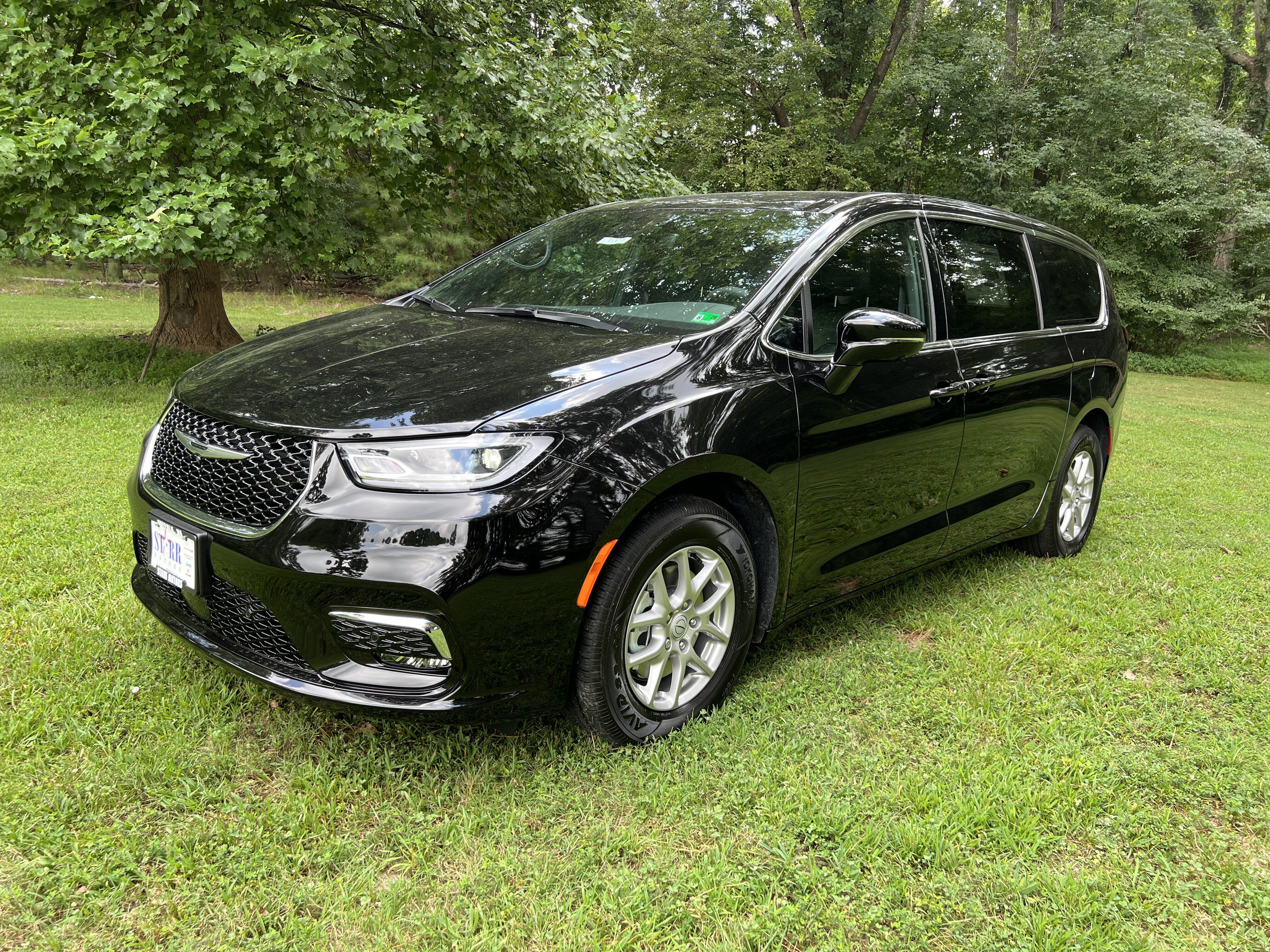 2026 Chrysler Pacifica Select - Photo 7