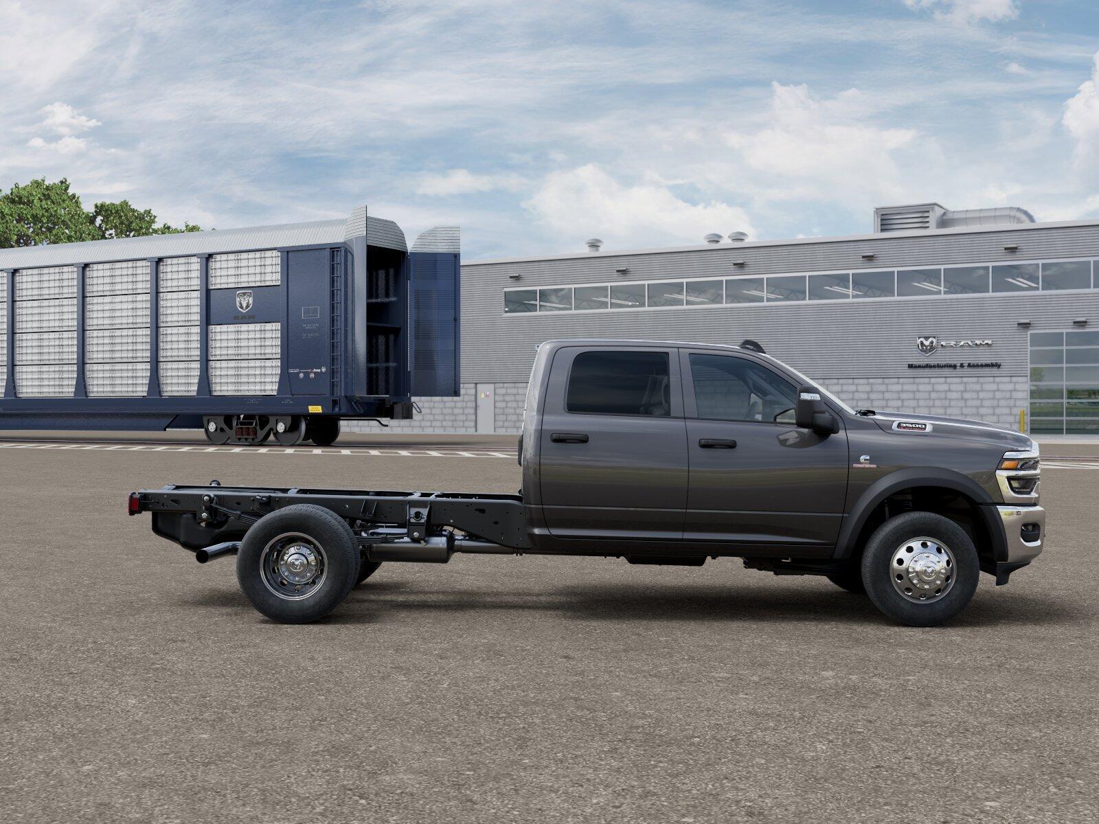 2025 RAM 3500 Chassis Tradesman - Photo 29