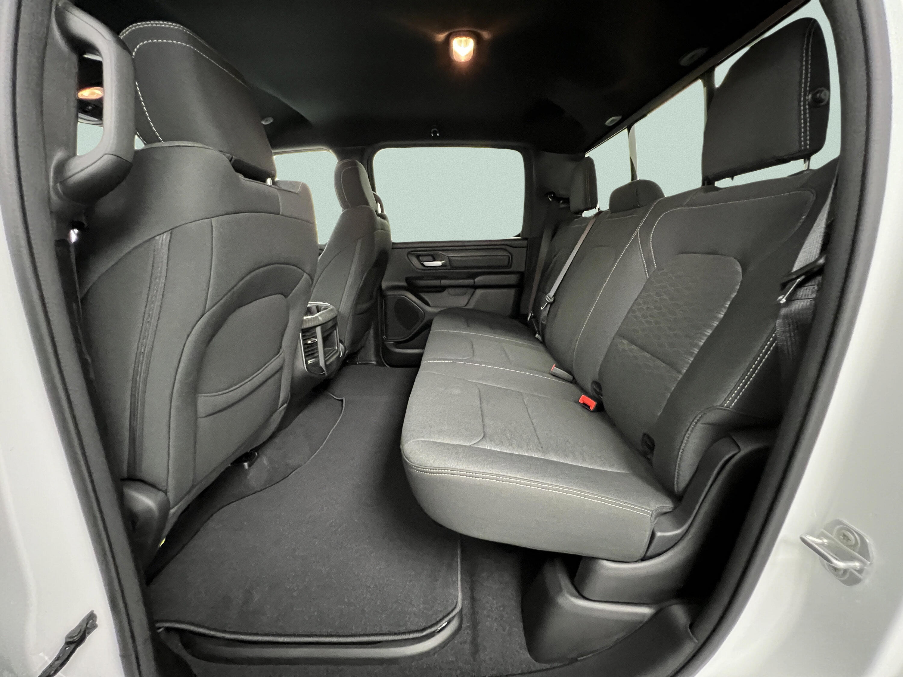 2026 RAM 1500 Express - Photo 29