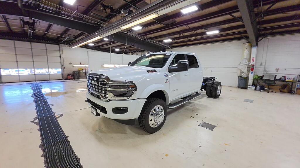 2026 RAM 5500 Chassis Cab 5500 Big Horn Chassis Crew Cab 4x4 60' Ca