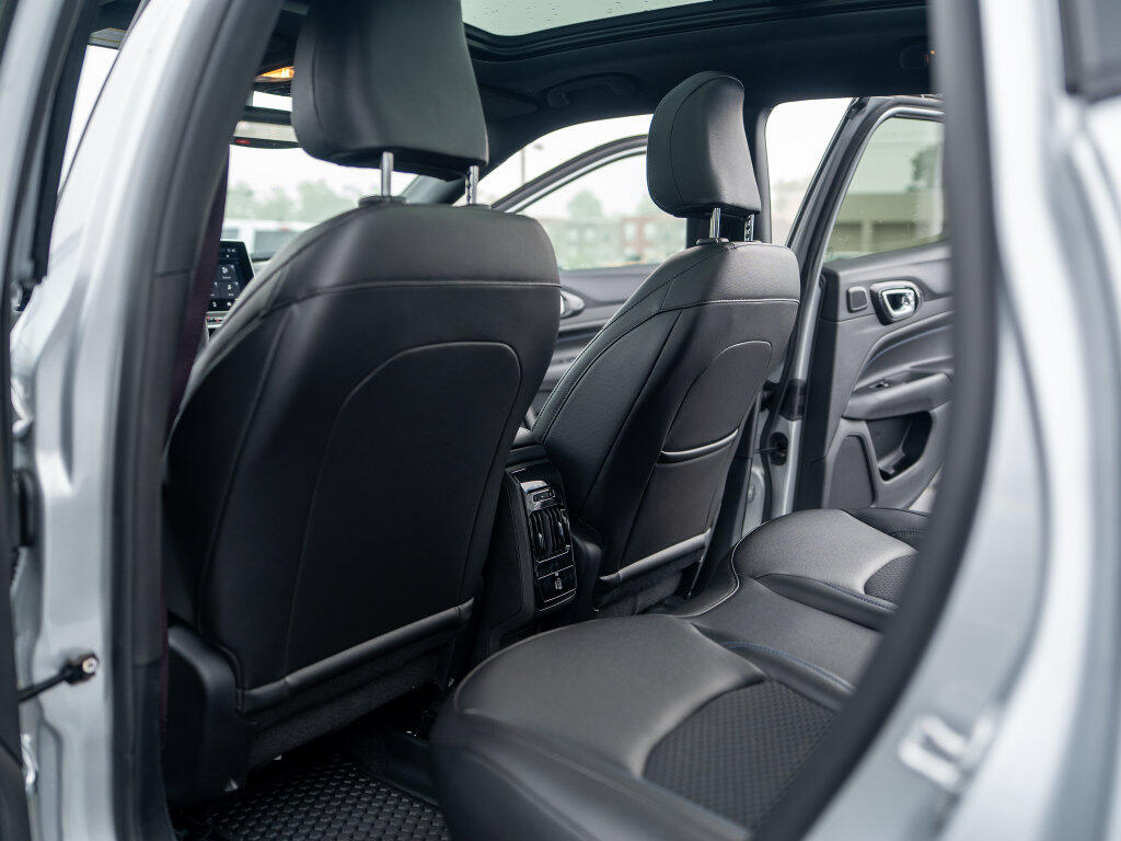 2026 Jeep Compass Latitude Altitude - Photo 16