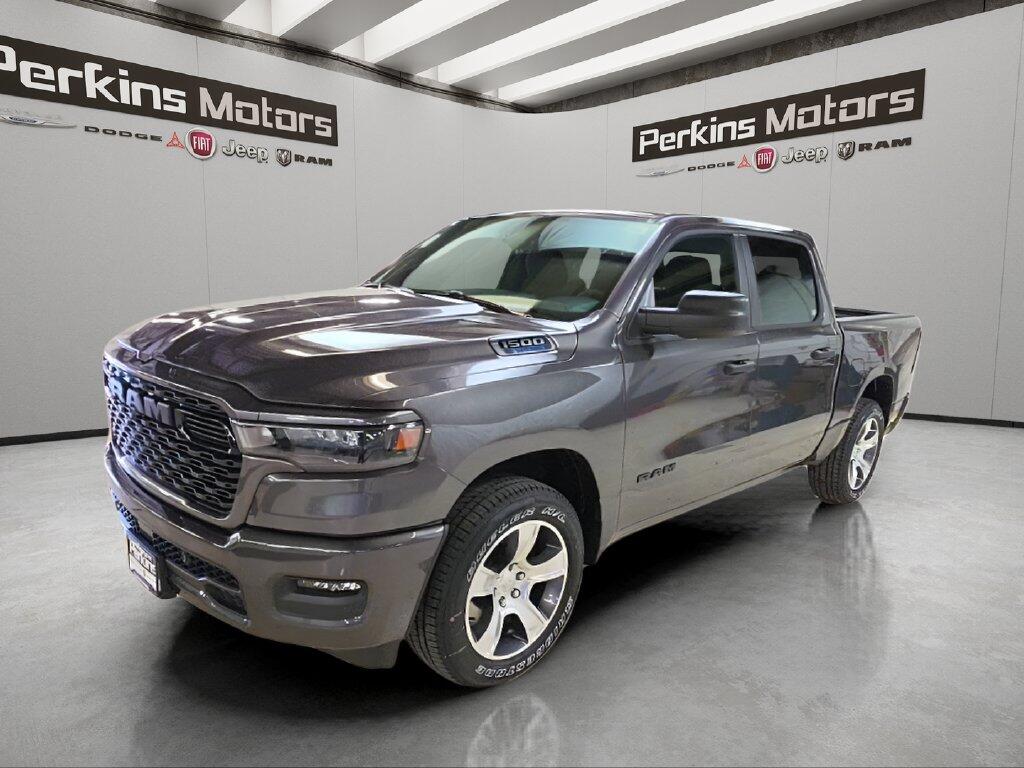 2026 RAM 1500 1500 Express Crew Cab 4x4 5'7' Box
