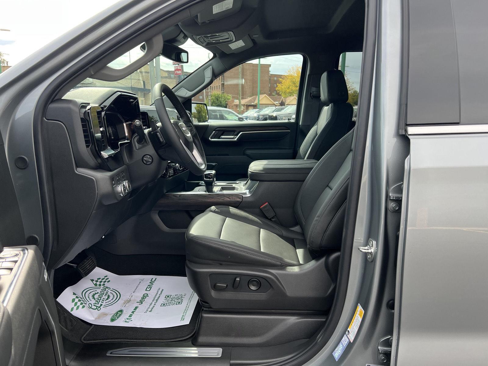 2026 GMC Sierra 1500 SLT - Photo 23