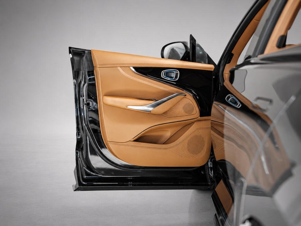 2026 Aston Martin DBX 707 - Photo 31
