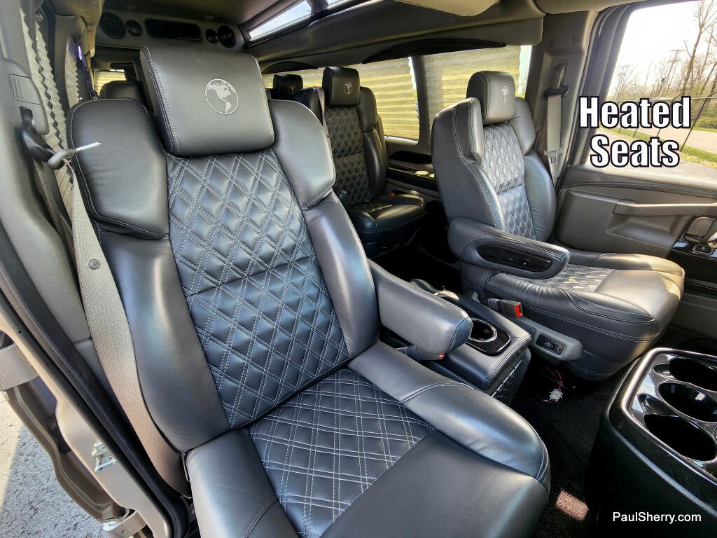 2023 GMC Savana Cargo Work Van - Photo 9