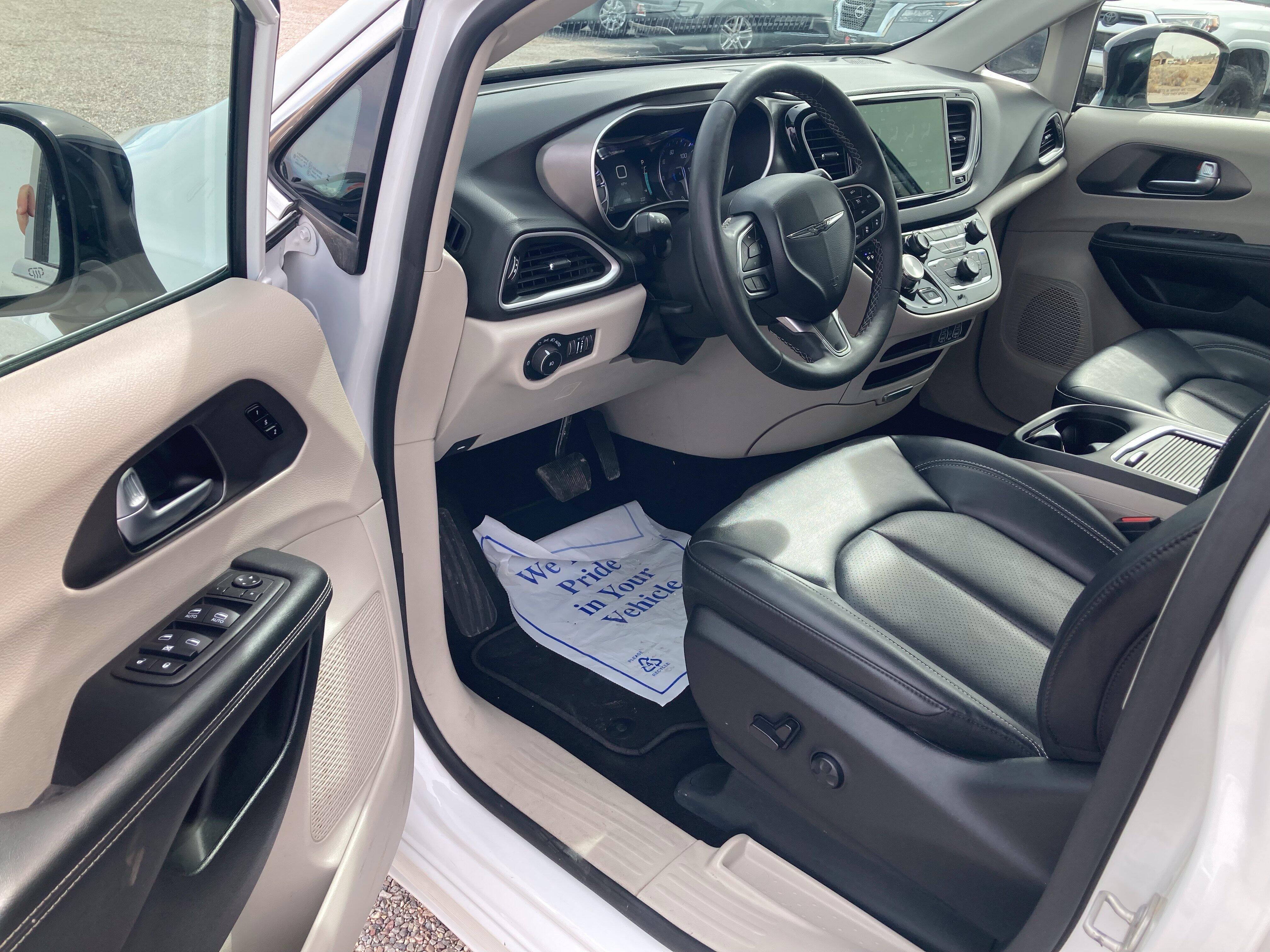 2024 Chrysler Pacifica Touring L - Photo 13