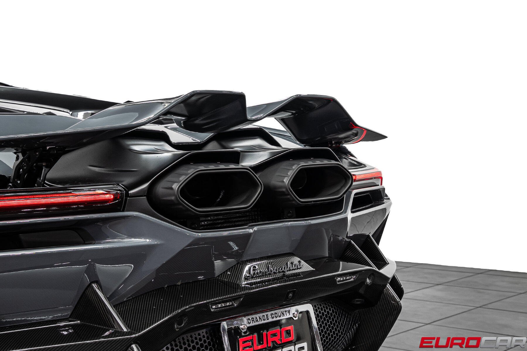 2025 Lamborghini Revuelto *HUGE CARBON OPTIONS * PASSENGER DISPLAY*Image 25