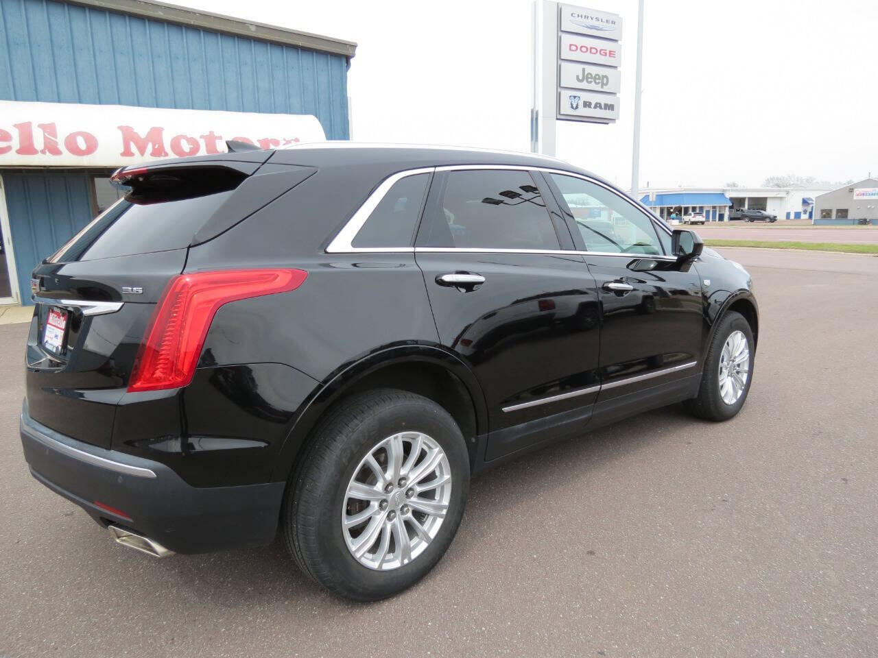Used 2018 Cadillac XT5 Base with VIN 1GYKNARS7JZ112371 for sale in Fairmont, Minnesota