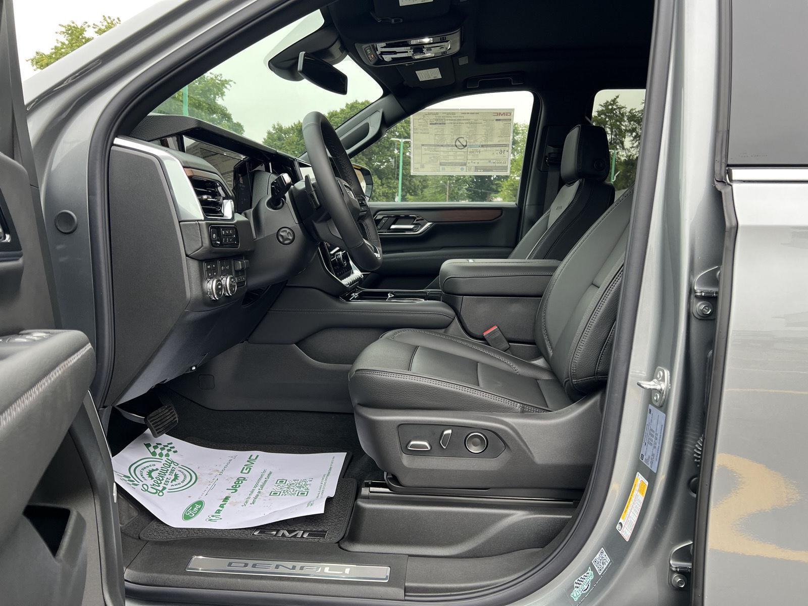 2026 GMC Yukon Denali - Photo 20