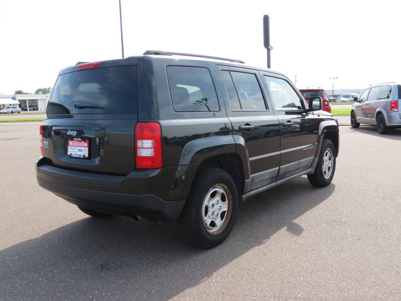 Used 2011 Jeep Patriot Sport with VIN 1J4NF1GB2BD127324 for sale in Fairmont, Minnesota