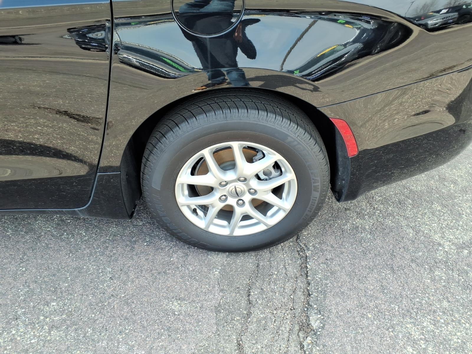 2024 Chrysler Pacifica Touring L - Photo 20