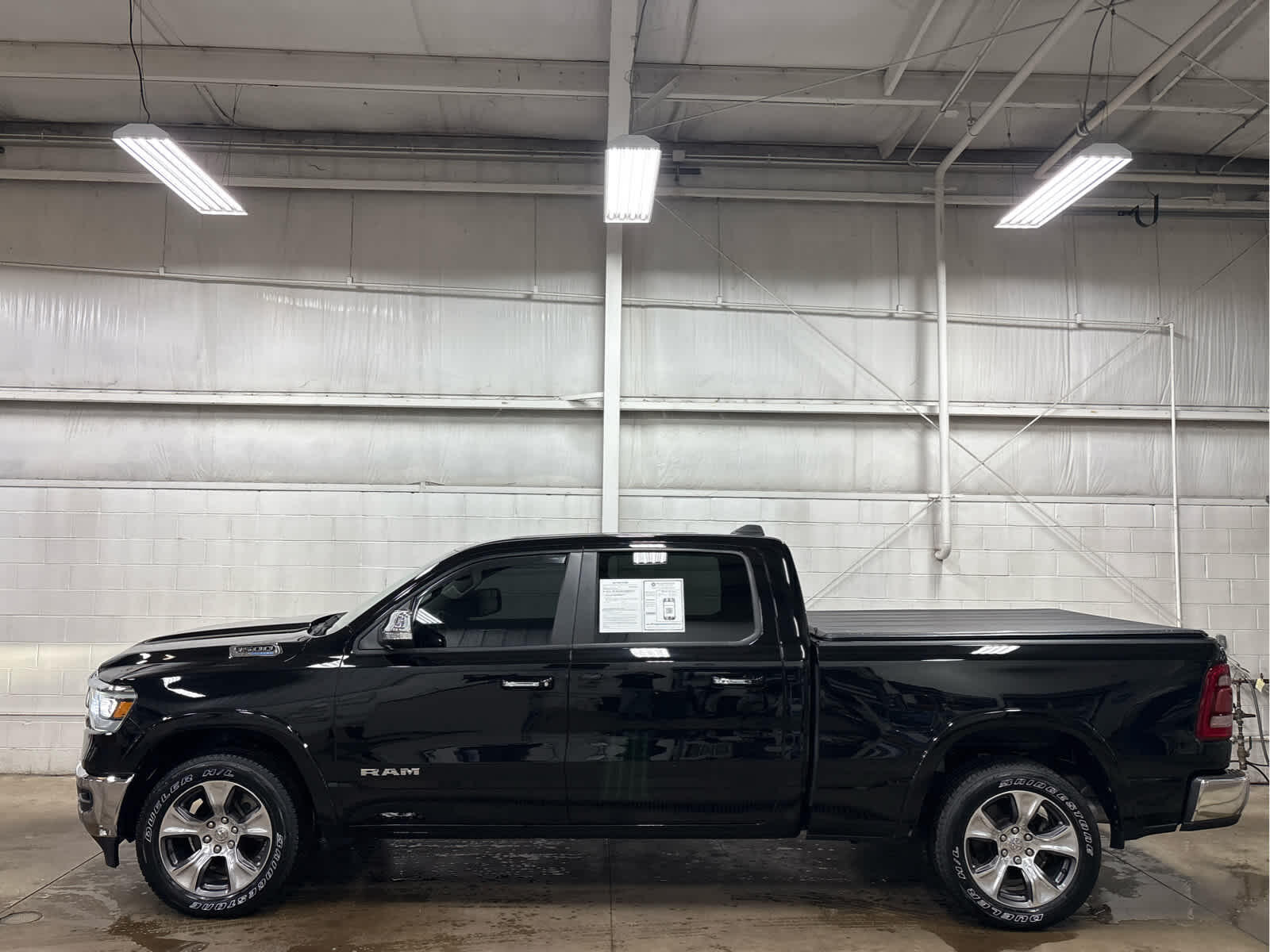 Used 2022 RAM Ram 1500 Pickup Laramie with VIN 1C6SRFRT5NN171083 for sale in Wilmington, OH