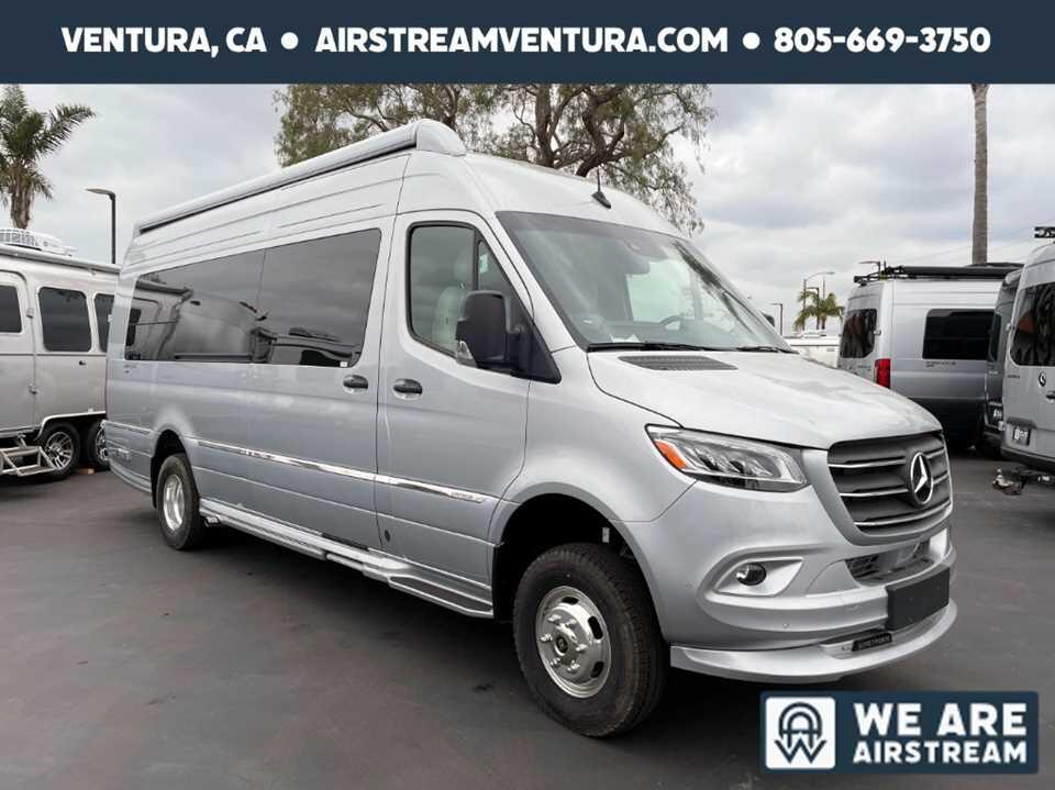 2024 Mercedes-Benz Sprinter Cargo Van Base's photo