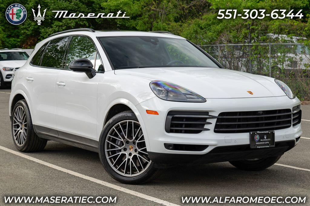 2023 Porsche Cayenne Platinum Edition's photo