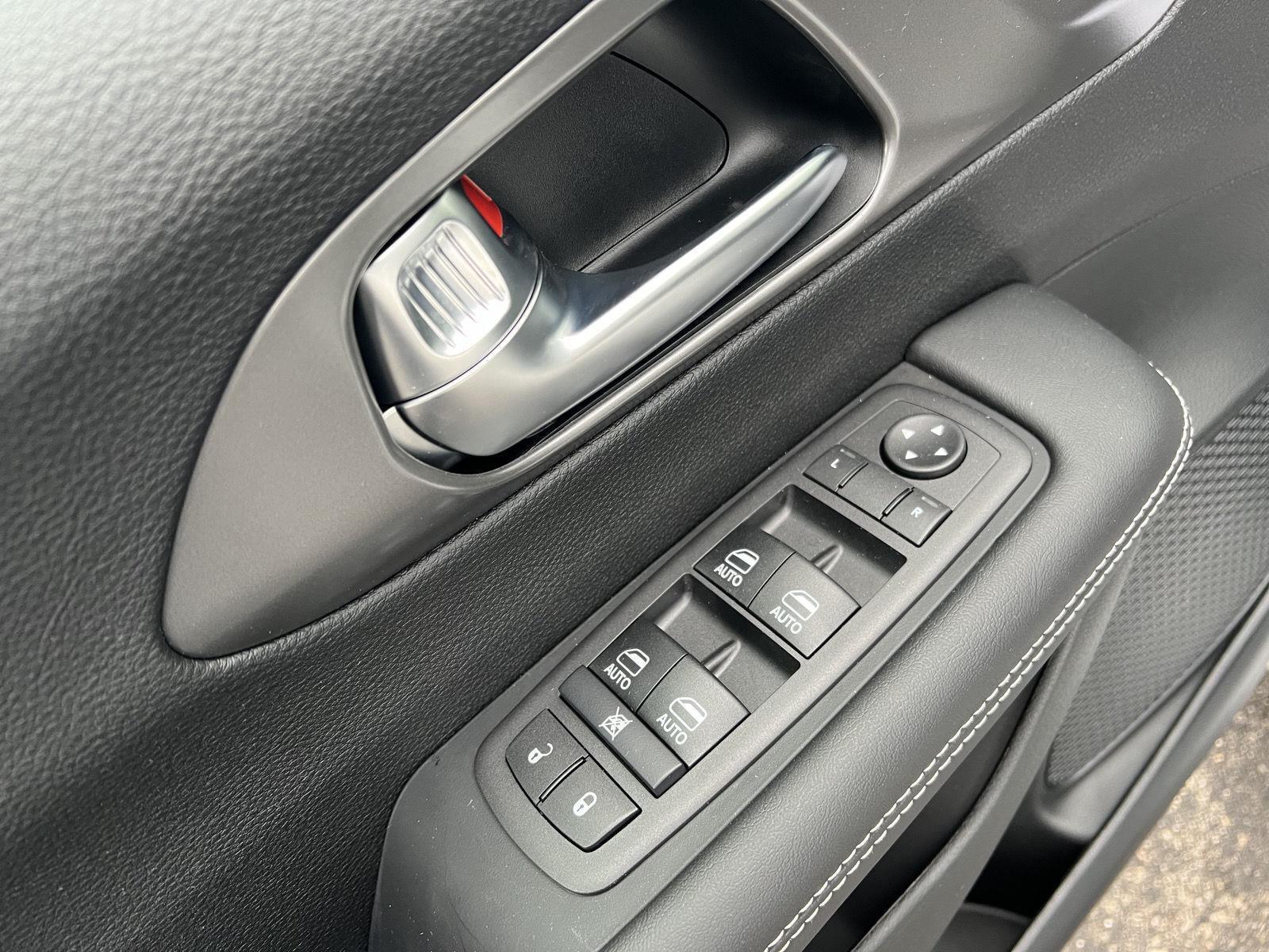 2026 Chrysler Voyager LX - Photo 12
