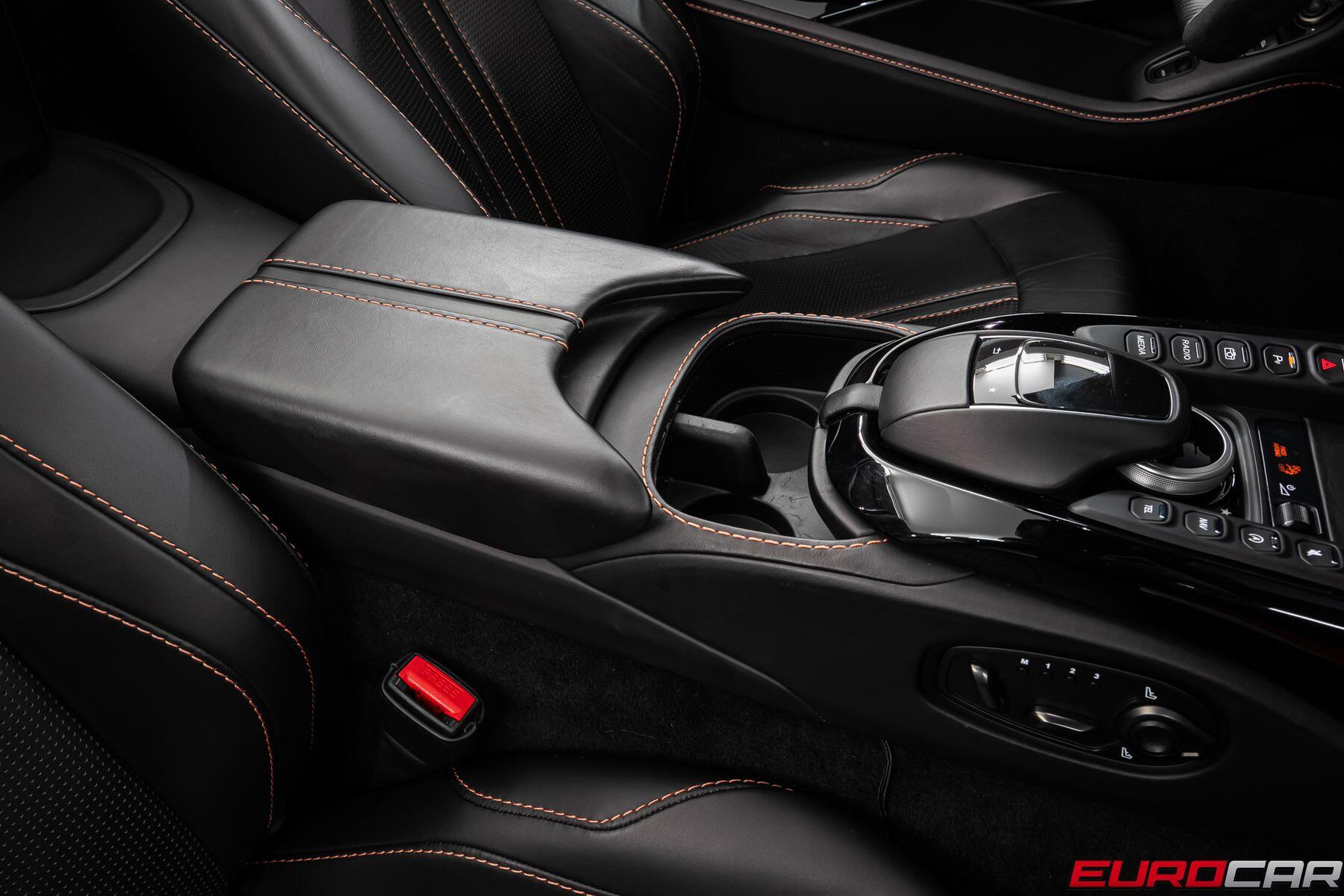 2022 Aston Martin Vantage Roadster *SPECIAL FACTORY PAINT * IMMACULATE CONDITION*Image 35