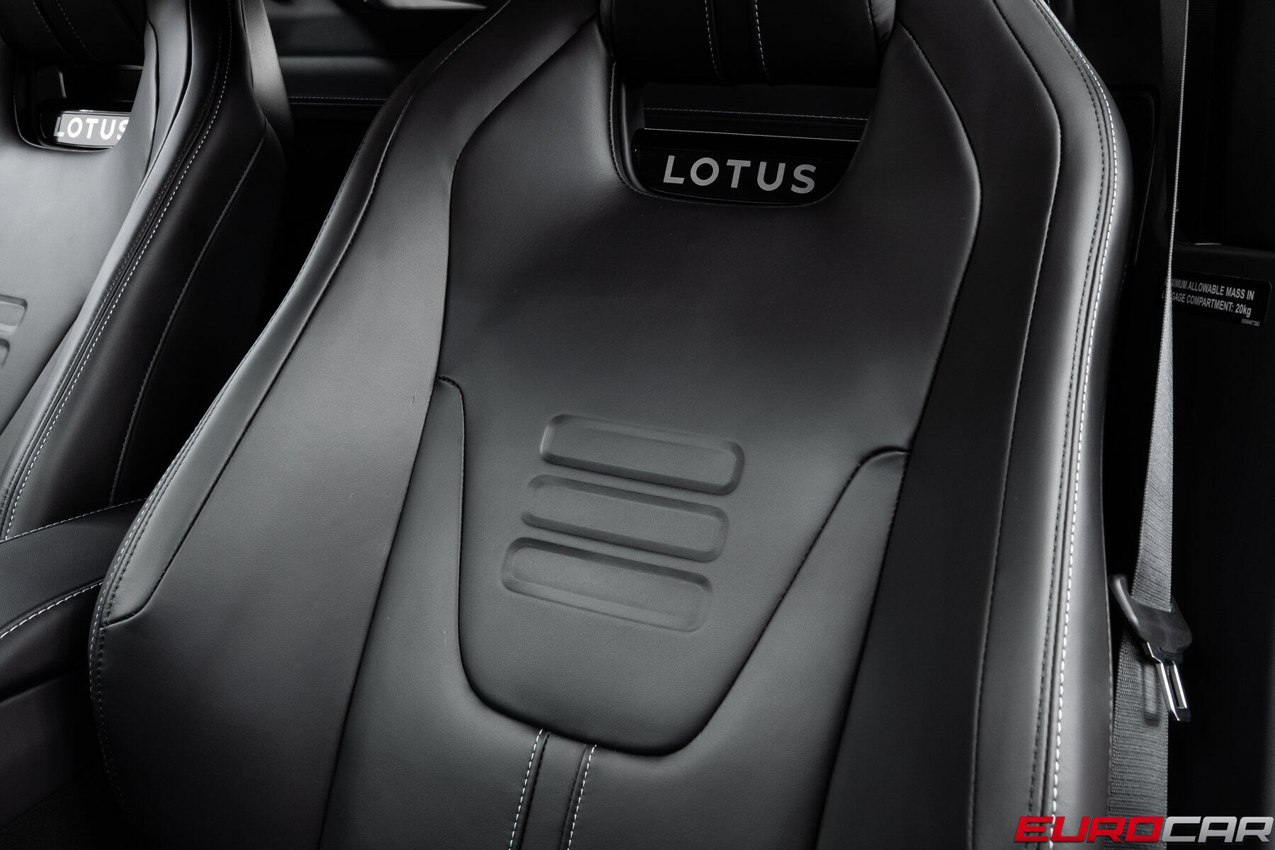 2026 Lotus Emira - Photo 42